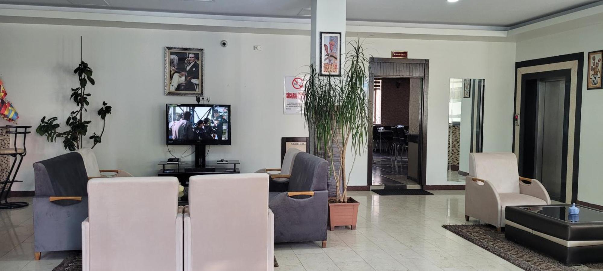 Guengoeren Hotel Kars Exteriör bild