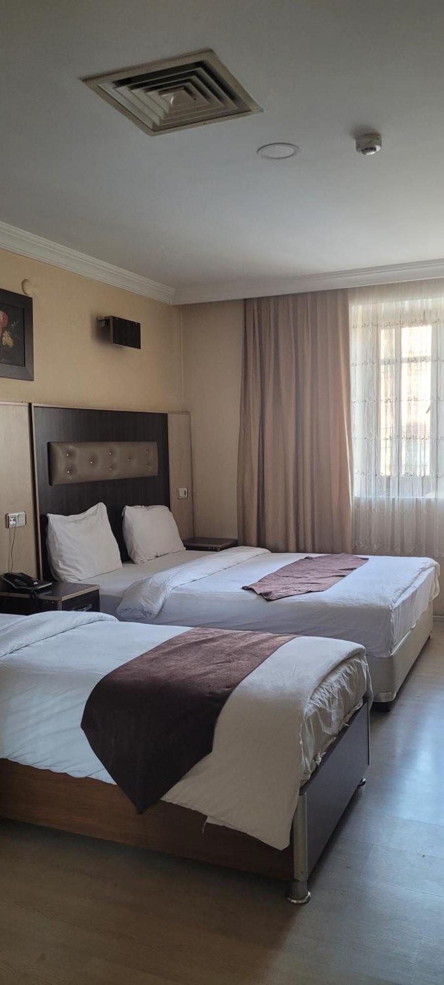 Guengoeren Hotel Kars Exteriör bild