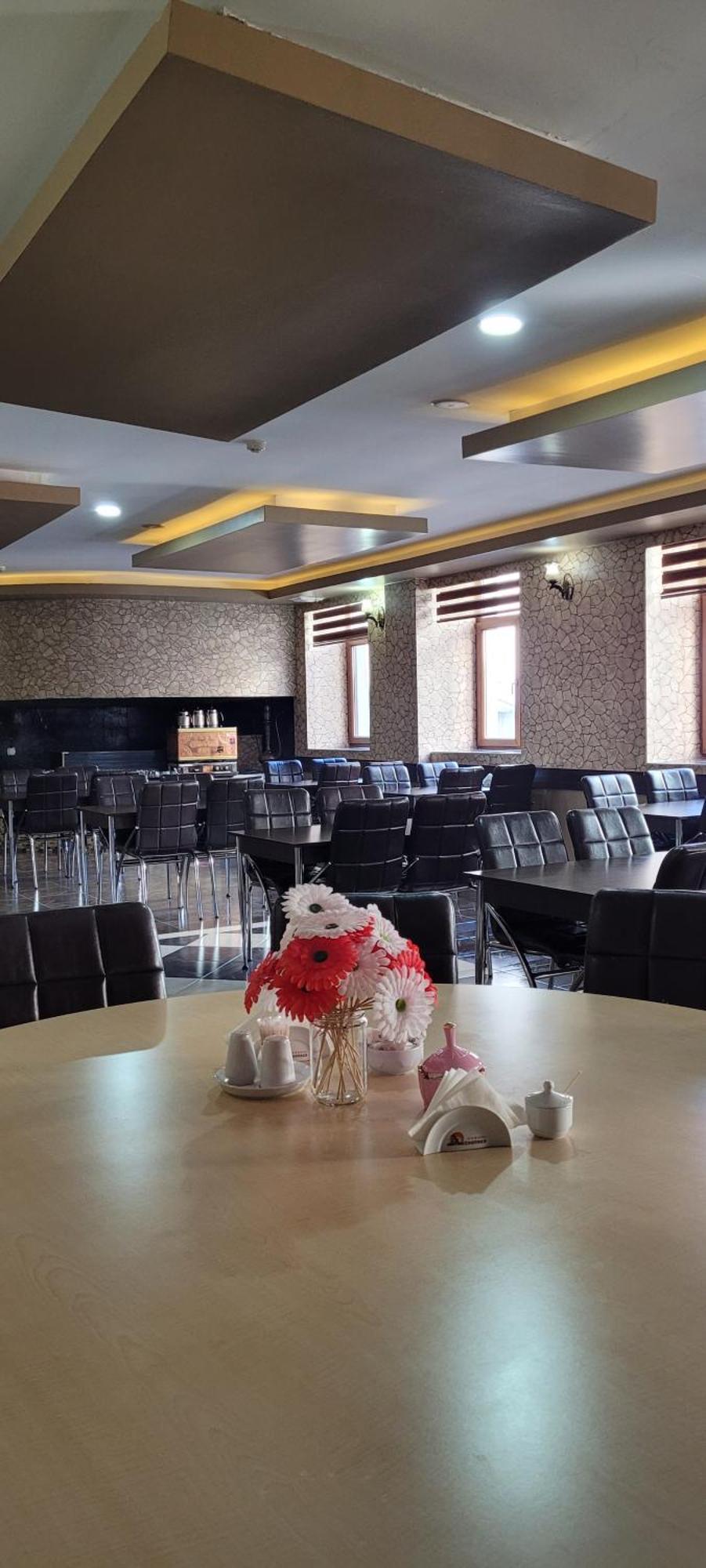 Guengoeren Hotel Kars Exteriör bild